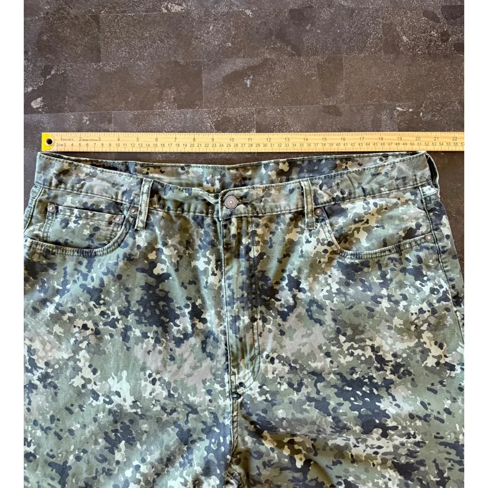 Levis 469 Loose Fit Green Digital Camo Denim Shorts‎ Mens W42 Fits 41 Utility